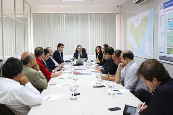 Governo discute implantação de VLT na região Metropolitana
