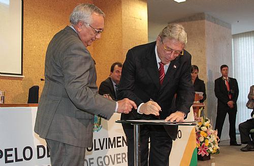 Governador Teotonio Vilela assinou convênio que garante recursos para a duplicação da AL-220