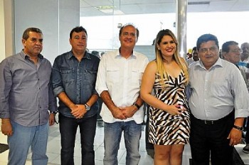Senador Renan visitou obras da escola Marinita do Nascimento Cordeiro
