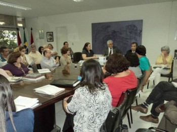 José Rubens Rebelato em reunião com o reitor e diretores das unidades acadêmicas