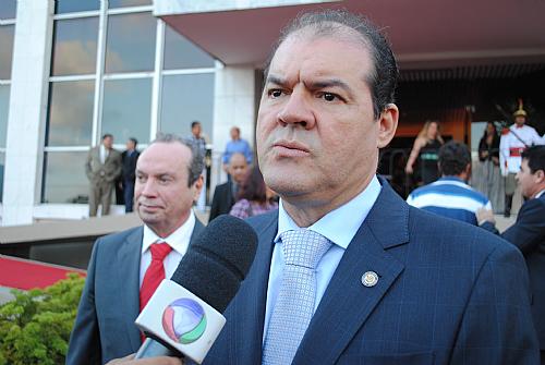 Cícero Amélio é empossado presidente do Tribunal de Contas do Estado
