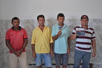 Cinco pessoas são presas durante operação no Sertão