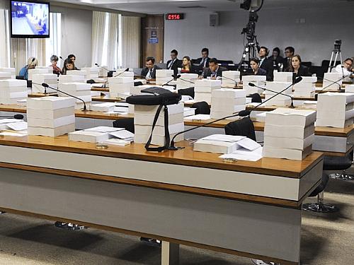 Cópias do relatório final da CPI do Cachoeira sobre as bancadas de parlamentares no Senado