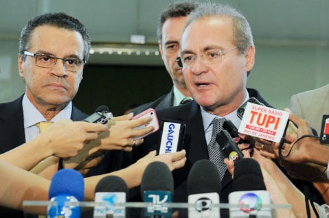 Renan ao lado de Henrique Alves anuncia medidas de modernização para o Congresso Nacional