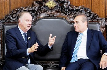 Presidente da CNM, Paulo Ziulkoski foi recebido po Renan em Brasília