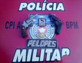 Armas estavam no carro de Eduardo Belarmino da Silva Neto.