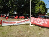 Trabalhadores rurais acampam na Praça Sinimbú, no Centro