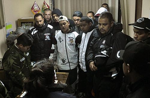 Corintianos presos em Oruro serão julgados nesta terça-feira (12).