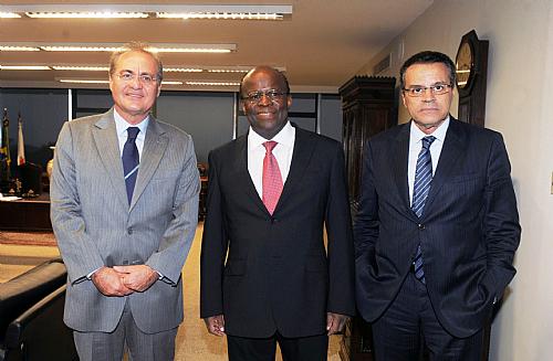 Renan e Alves discutem criação de novos tribunais federais com Joaquim Barbosa
