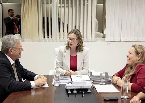 Teotonio Vilela e a deputada federal Rosinha se reuniram com a ministra Maria do Rosário