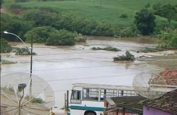 Risco de reansbordamento diminuiu no Rio Camaragibe