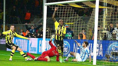 Felipe Santana comemora gol polêmico da classificação do Borussia Dortmund sobre o Málaga