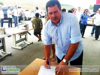 Termo foi assinado nesta segunda-feira pelo prefeito Remi Calheiros