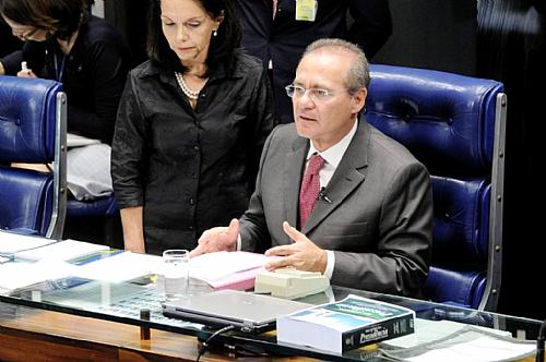 Renan evita falar na sucessão estadual de 2014 por achar que o momento é inoportuno