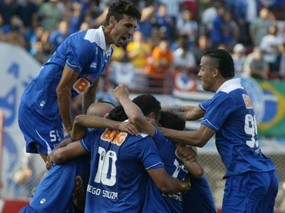 Jogando fora de casa na primeira perna da semifinal, a equipe celeste não teve problemas para derrotar o Villa Nova por 4 a 0.