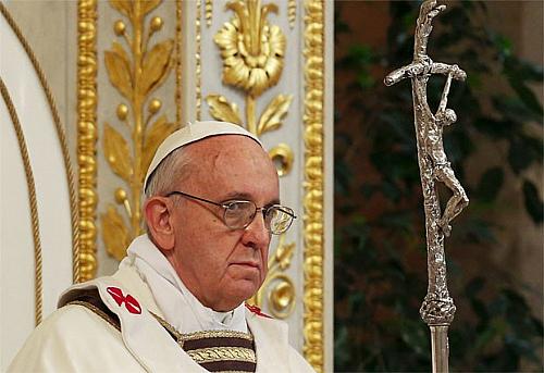 Papa Francisco durante missa na Basílica de São Pedro, no Vaticano, neste domingo (14)