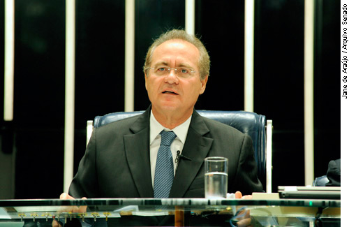Decisão de não votar MPs não atrapalha relação do PMDB com Dilma, diz Renan