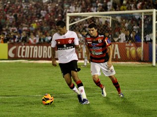No primeiro jogo, vitória fora de casa do Flamengo sobre o Campinense por 2 a 1