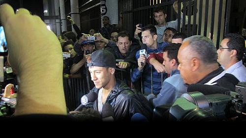 Neymar deixando a Vila