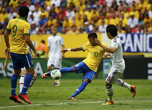 Seleção brasileira vence o Japão na abertura da Copa das Confederações