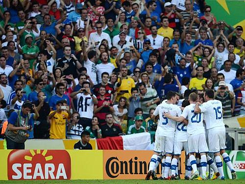 Itália vence México e 'ganha' Maracanã