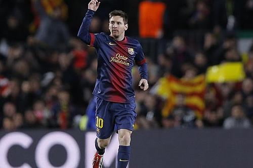 Messi comemora o seu primeiro gol contra o Milan
