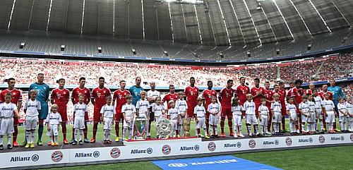 Elenco do Bayern é apresentado a sua torcida