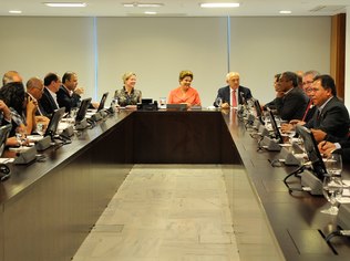 Dilma Rousseff recebe representantes de centrais sindicais, no Palácio do Planalto