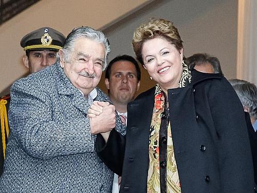 Dilma com o presidente uruguaio Pepe Mujica