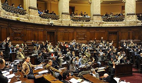 Câmara do Uruguai aprova legalização da venda da maconha.