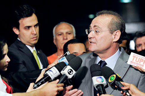 Renan Calheiros diz que PEC do Orçamento Impositivo 'chegará com força ao Senado'