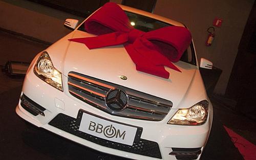 Veículo em festa da BBom: segundo ação, empresa gastou R$ 10 milhões em carros de luxo