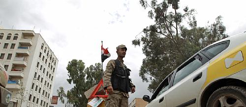 Em Sana, as forças de segurança iemenitas foram mobilizadas em frente às embaixadas fechadas de Estados Unidos, Reino Unido, França e Alemanha