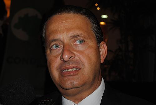 Governador de Pernambuco, Eduardo Campos reclama da antecipação das discussões sobre eleição