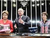 Presidente Dilma esteve no Congresso para receber relatório da CPI