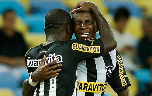 Botafogo comemorando o gol