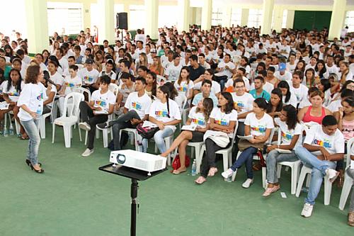 Aulão preparatório para o Enem reúne 900 alunos em Delmiro