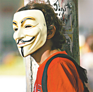 Manifestante de máscara