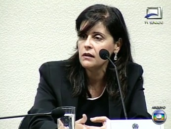 Simone Vasconcelos, durante depoimento no mensalão