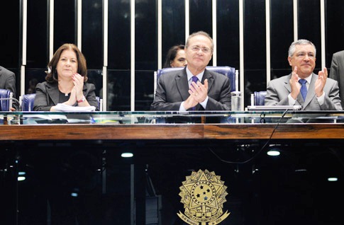 Renan preside sessão com a presença dos ministros da Saúde e do Planejamento