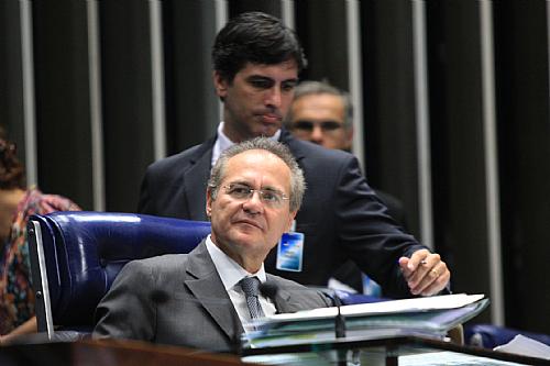 Renan convoca senadores para semana de esforço concentrado
