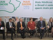 Renan participa ao lado da presidente Dilma da sanção do programa Mais Médicos