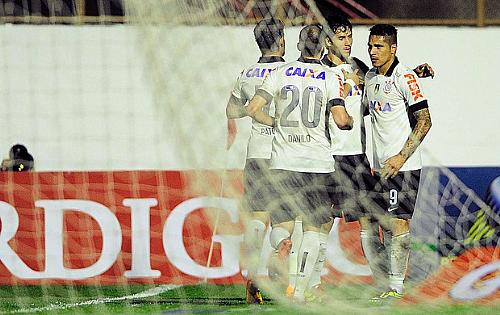 Corinthians vence