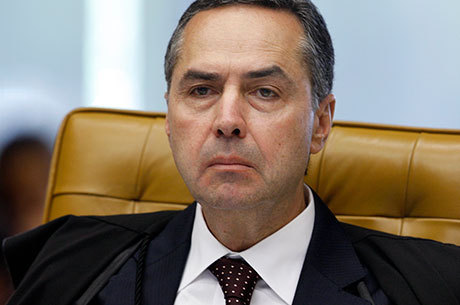 Após saída de Ayres Britto, Luís Roberto Barroso herdou a relatoria