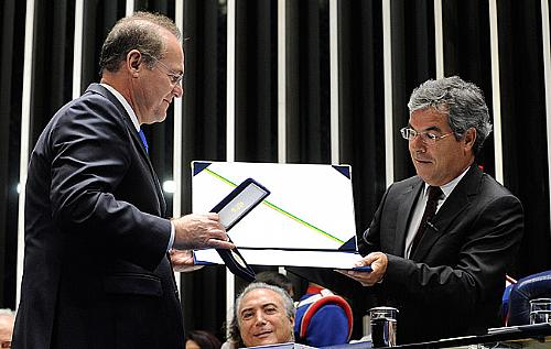 Renan é homenageado em sessão especial dos 25 anos da Constituição Federal
