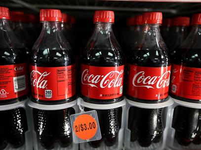 Justiça vê fraude e nega indenização por suposto rato em Coca-Cola