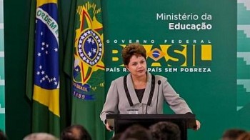 Dilma participa de cerimônia no Palácio do Planalto
