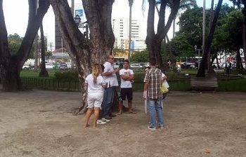 Poucas pessoas compareceram à concentração da Marcha da Família com Deus pela Liberdade, no Recife