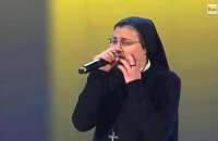 Irmã Cristina cantou música de Alicia Keys