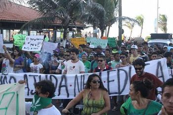 Grupo que participou da Marcha da Maconha discutiu a política de drogas no Brasil